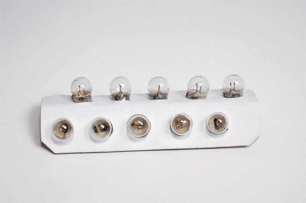 41233152_LMP015 Miniature Light Bulbs.jpg